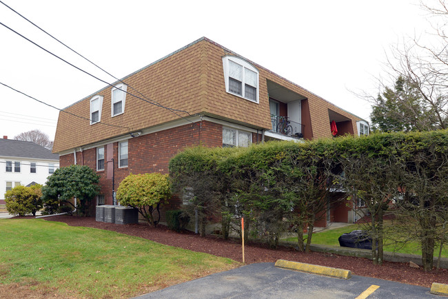 Trenton Street Apartments in Pawtucket, RI - Foto de edificio - Building Photo