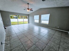 2831 SW 32nd St in Cape Coral, FL - Foto de edificio - Building Photo