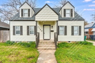 1109 1/2 SW 26th St in Oklahoma City, OK - Building Photo - Building Photo