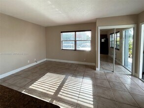 715 NE 6th St in Fort Lauderdale, FL - Foto de edificio - Building Photo