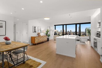 685 1st Ave in New York, NY - Building Photo - Building Photo
