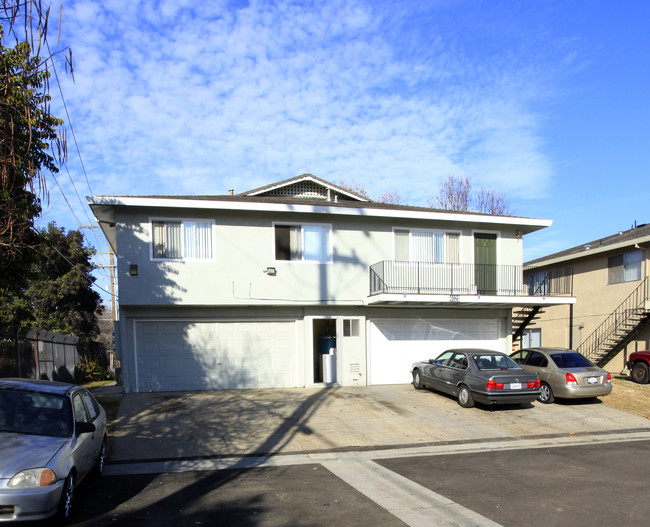 4028 Fruitridge Rd in Sacramento, CA - Building Photo - Building Photo