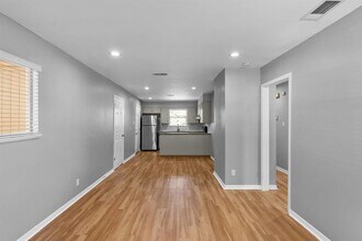 2205 Lanier Dr in Austin, TX - Building Photo - Building Photo
