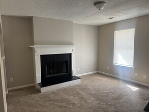 116 Pointe Ct in Griffin, GA - Building Photo - Building Photo