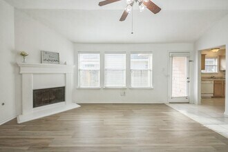 5751 Wandering Creek Dr in Richmond, TX - Building Photo - Building Photo