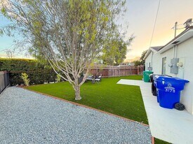 5176-5178 Ewing St in San Diego, CA - Building Photo