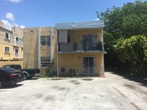 427 SW 7th St in Miami, FL - Building Photo - Building Photo