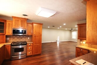3107 Moor Dr in Nederland, TX - Building Photo - Building Photo