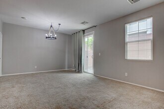 27 Hudson Canyon St in Henderson, NV - Building Photo - Building Photo