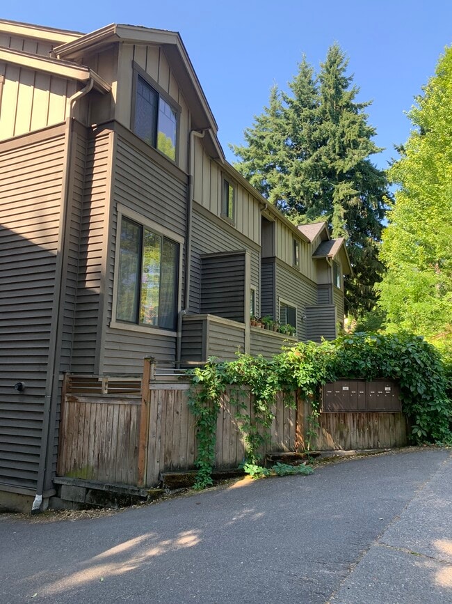 1017 NE 125th St, Unit D in Seattle, WA - Foto de edificio - Building Photo