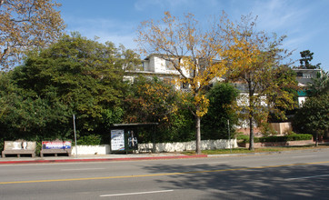 1320 S Beverly Glen Blvd in Los Angeles, CA - Building Photo - Building Photo