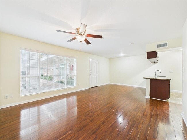 5333 Richmond Ave.