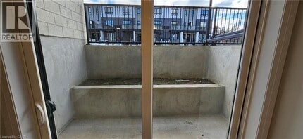 410 Northfield Dr W in Waterloo, ON - Building Photo - Building Photo