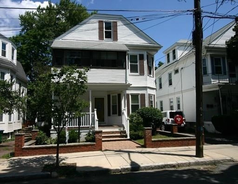 10 Greenleaf Ave in Medford, MA - Building Photo