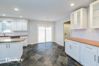 4210 Huff Rd in Archdale, NC - Foto de edificio - Building Photo