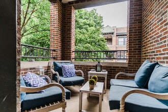 914 W Schubert Ave, Unit 2 in Chicago, IL - Building Photo - Building Photo