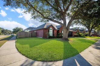 3718 Brighton Ln in Pearland, TX - Building Photo - Building Photo