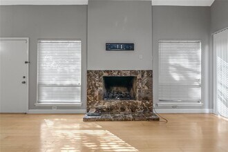 13975 Hollowgreen Dr in Houston, TX - Building Photo - Building Photo