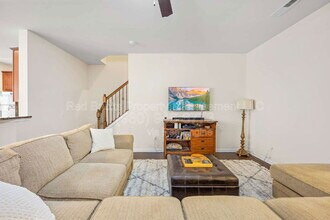 2452 Royal York Ave in Charlotte, NC - Foto de edificio - Building Photo