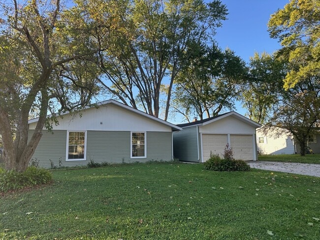 property at 3003 Killarney Dr