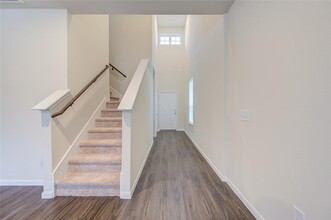 16102 Dutton Clover Dr in Houston, TX - Foto de edificio - Building Photo