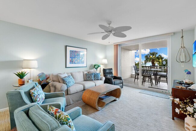 784 County Rd 951 in Marco Island, FL - Building Photo - Building Photo