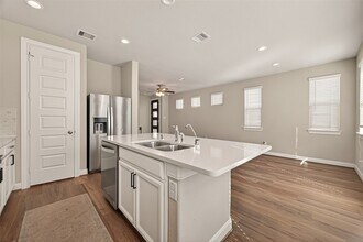 3118 Cloud Forest Ln in Houston, TX - Foto de edificio - Building Photo