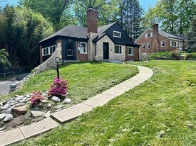 2615 Ardmore Ave in Cincinnati, OH - Building Photo