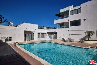 2552 Navarra Dr in Carlsbad, CA - Building Photo - Building Photo