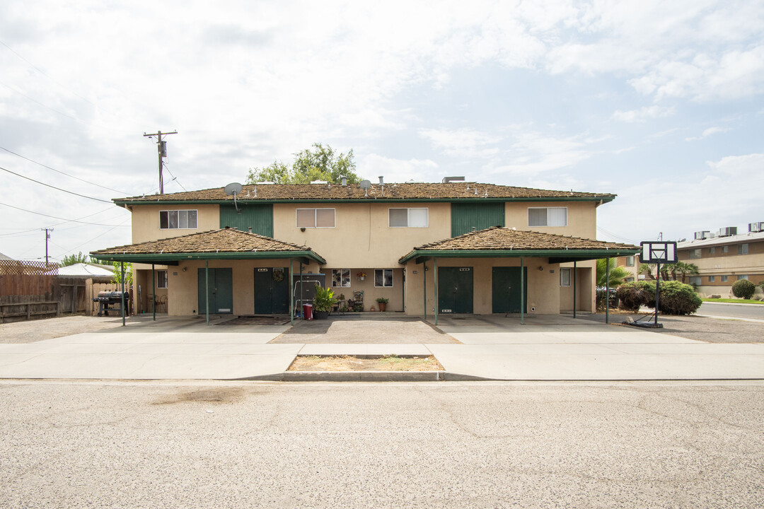 265 W Willow Ave in Porterville, CA - Building Photo