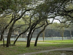 K038 Mesa Vlg in Austin, TX - Foto de edificio - Building Photo
