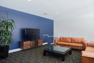 132 N Jefferson St in Milwaukee, WI - Building Photo - Building Photo