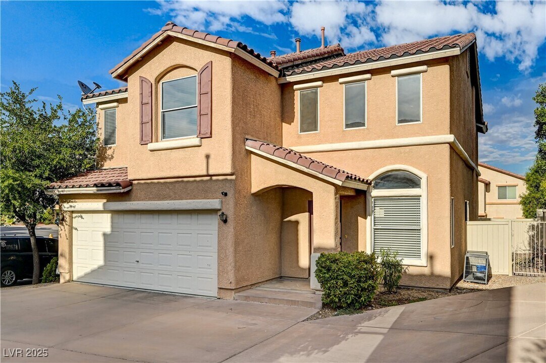 10425 MIHELA Ave in Las Vegas, NV - Building Photo