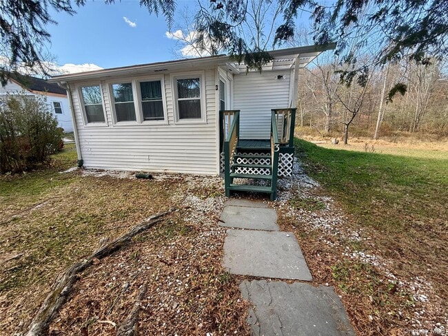 property at 1 Royal Acres Dr