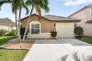 6630 Spring Garden Run in Greenacres, FL - Building Photo