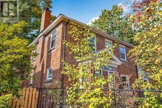 100 Maple Ln in Ottawa, ON - Building Photo - Building Photo