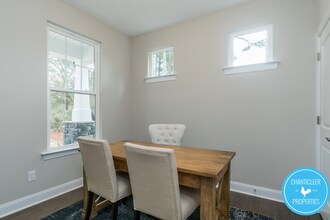 2528 Reynolds Dr in Graham, NC - Foto de edificio - Building Photo