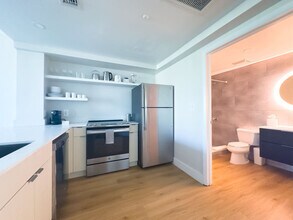2889 McFarlane Rd in Miami, FL - Building Photo - Building Photo