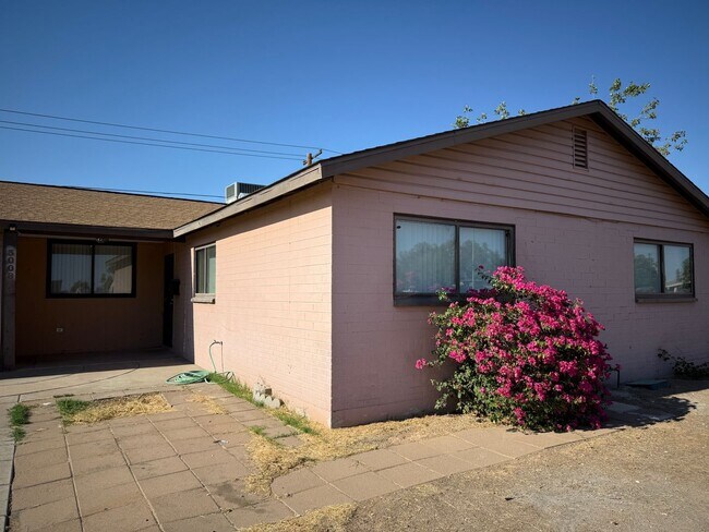 3008 W Cactus Rd in Phoenix, AZ - Building Photo - Building Photo