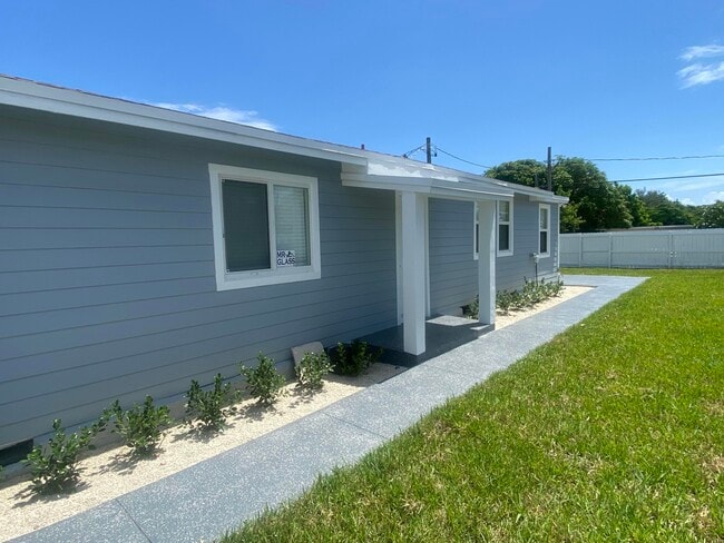 922 N J St in Lake Worth Beach, FL - Building Photo - Building Photo