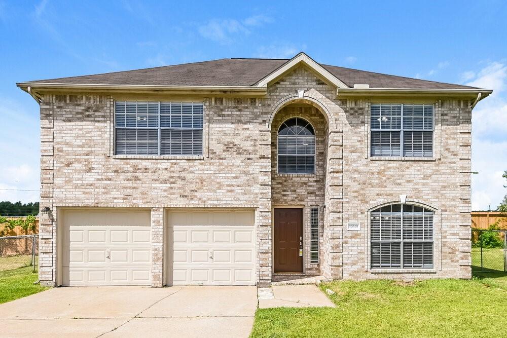 10619 Twin Circles Dr in Montgomery, TX - Building Photo