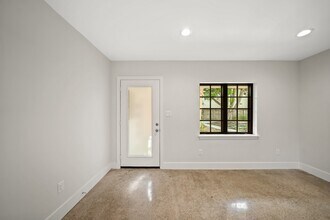 520 Lovett Blvd in Houston, TX - Building Photo - Building Photo