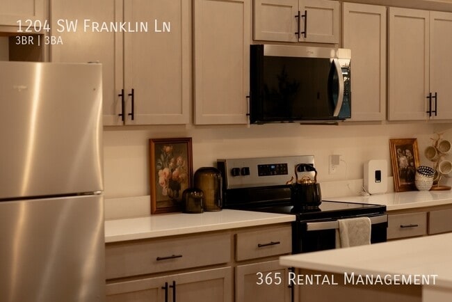 1204 SW Franklin Dr in Ankeny, IA - Building Photo - Building Photo