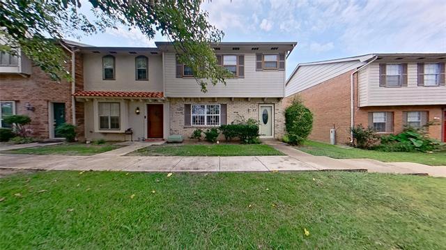 57 W Townhouse Ln in Grand Prairie, TX - Building Photo - Building Photo