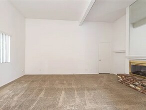 18433 Hatteras St in Los Angeles, CA - Building Photo - Building Photo