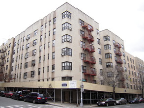 110 Bennett Avenue in New York, NY - Building Photo - Building Photo