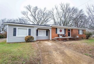 111 N Elm St in Adamsville, TN - Building Photo - Building Photo
