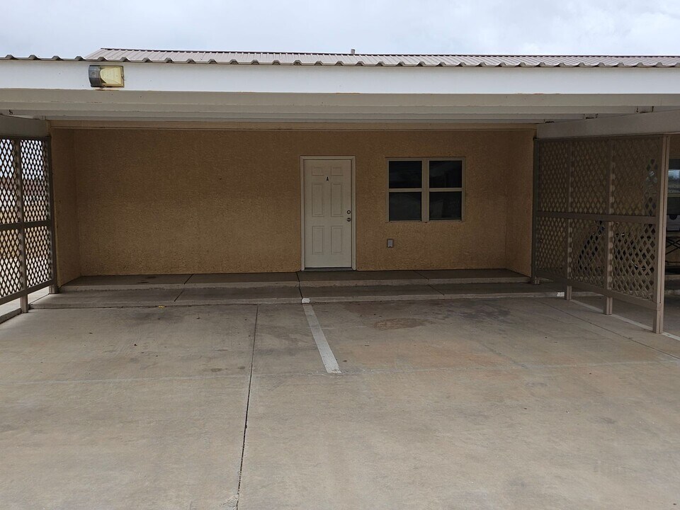 615 W 14th St in Portales, NM - Building Photo