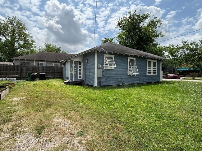property at 3301 Dennis St