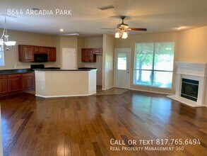 8644 Arcadia Park Dr in Fort Worth, TX - Building Photo - Building Photo